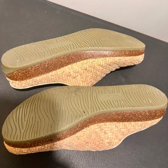 Stegmann Women's Slip-On Loafer in Black - Picture 11 of 17